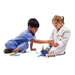 Bigjigs Toys Medic Dress Up