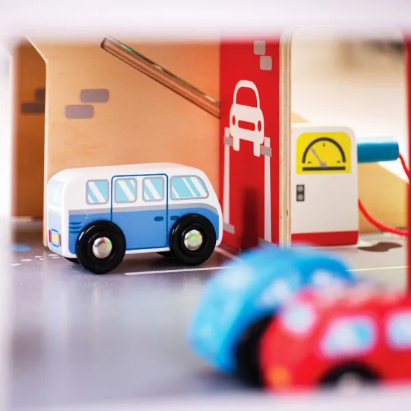Bigjigs Heritage Playsets Park & Play Garage