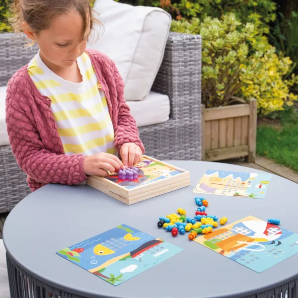 Bigjigs Toys Seaside Peg Art Board