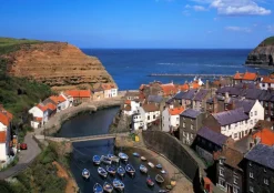 House of Puzzles Stunning Staithes - 1000 Piece Jigsaw Puzzle